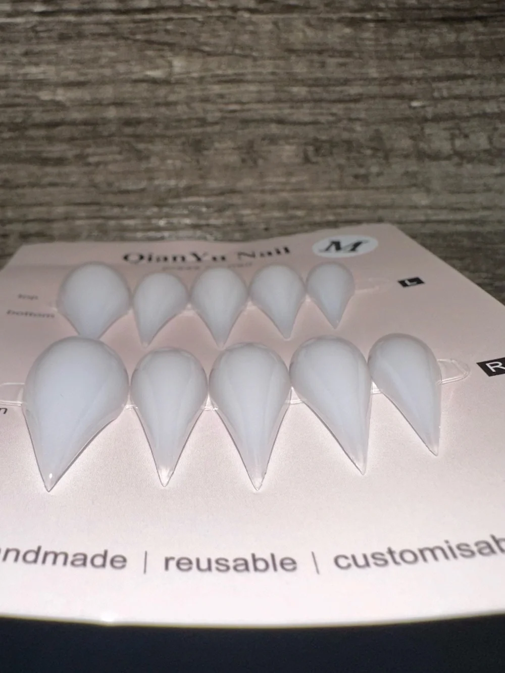 CLAW DRAGON NAILS-Press-On Nails - Pale White Stiletto Set (M)